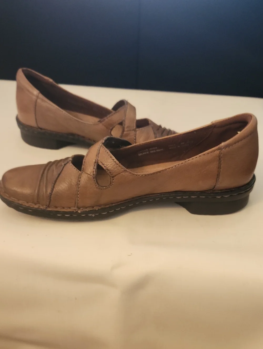 Earth Origins MISTY leather Maryjanes SIZE 8 M